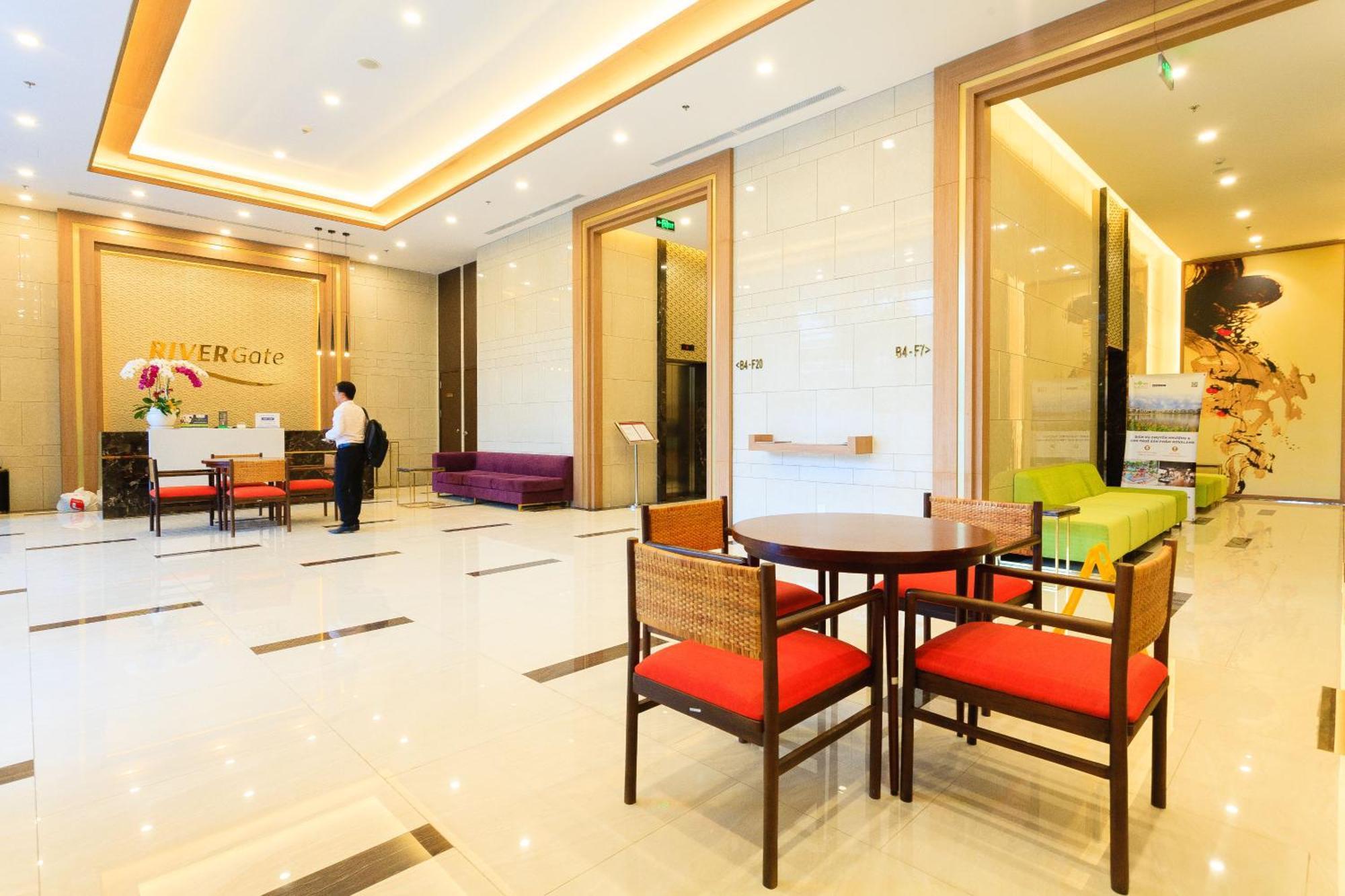 Stay With Me Saigon Apartment - Rivergate Residence Bandar Ho Chi Minh Luaran gambar
