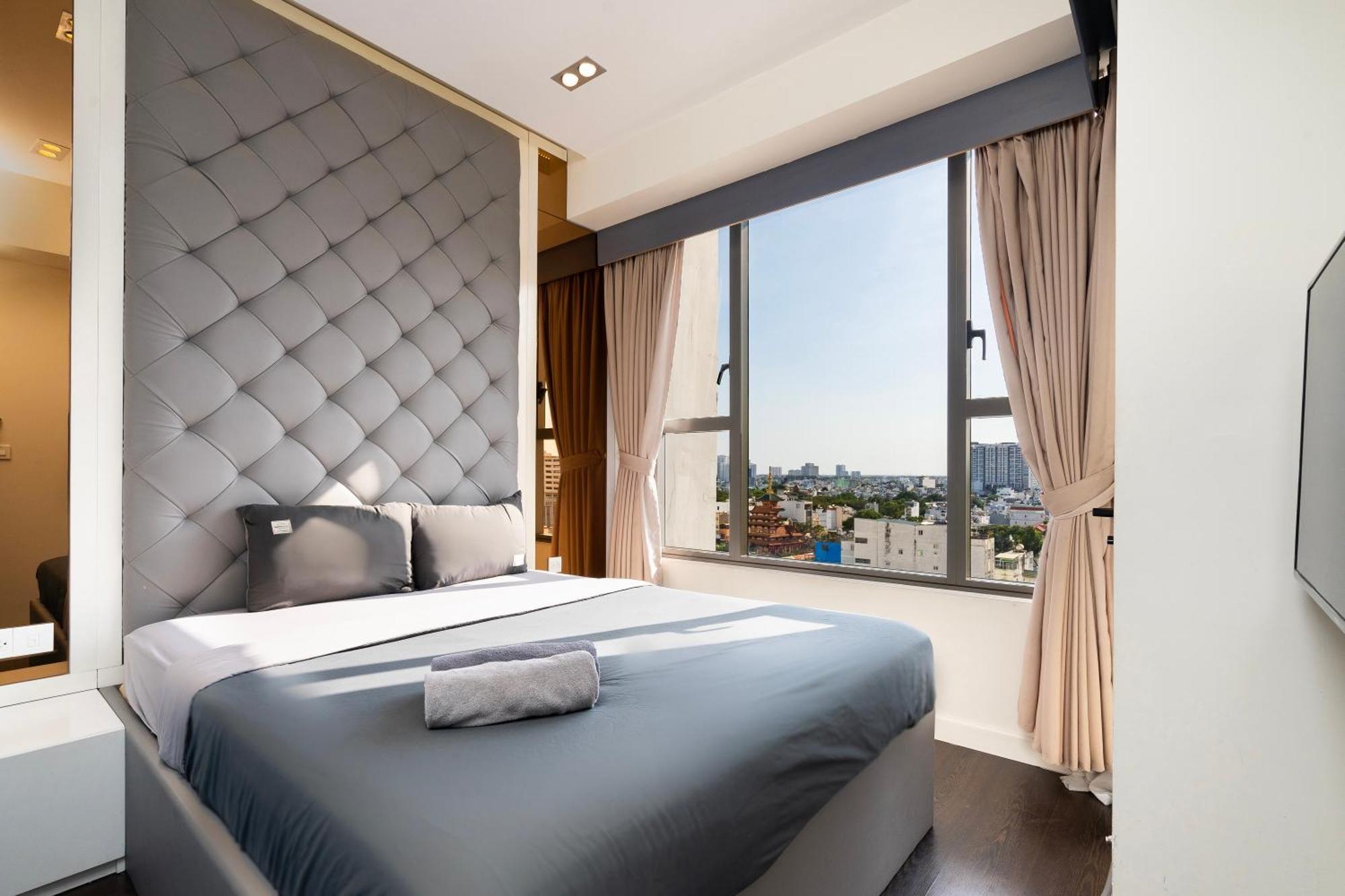 Stay With Me Saigon Apartment - Rivergate Residence Bandar Ho Chi Minh Luaran gambar