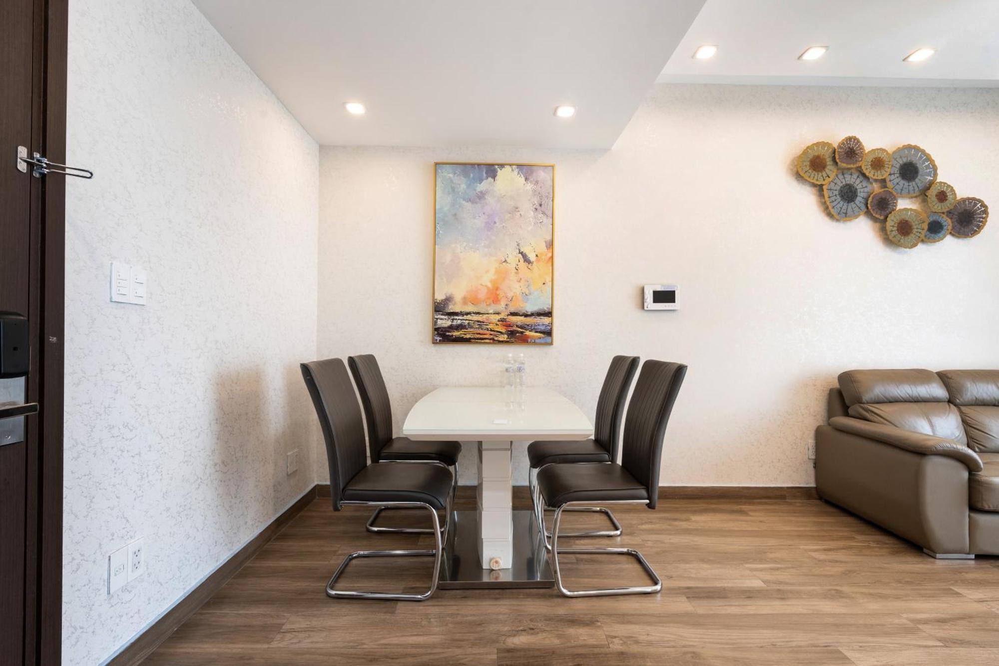 Stay With Me Saigon Apartment - Rivergate Residence Bandar Ho Chi Minh Luaran gambar